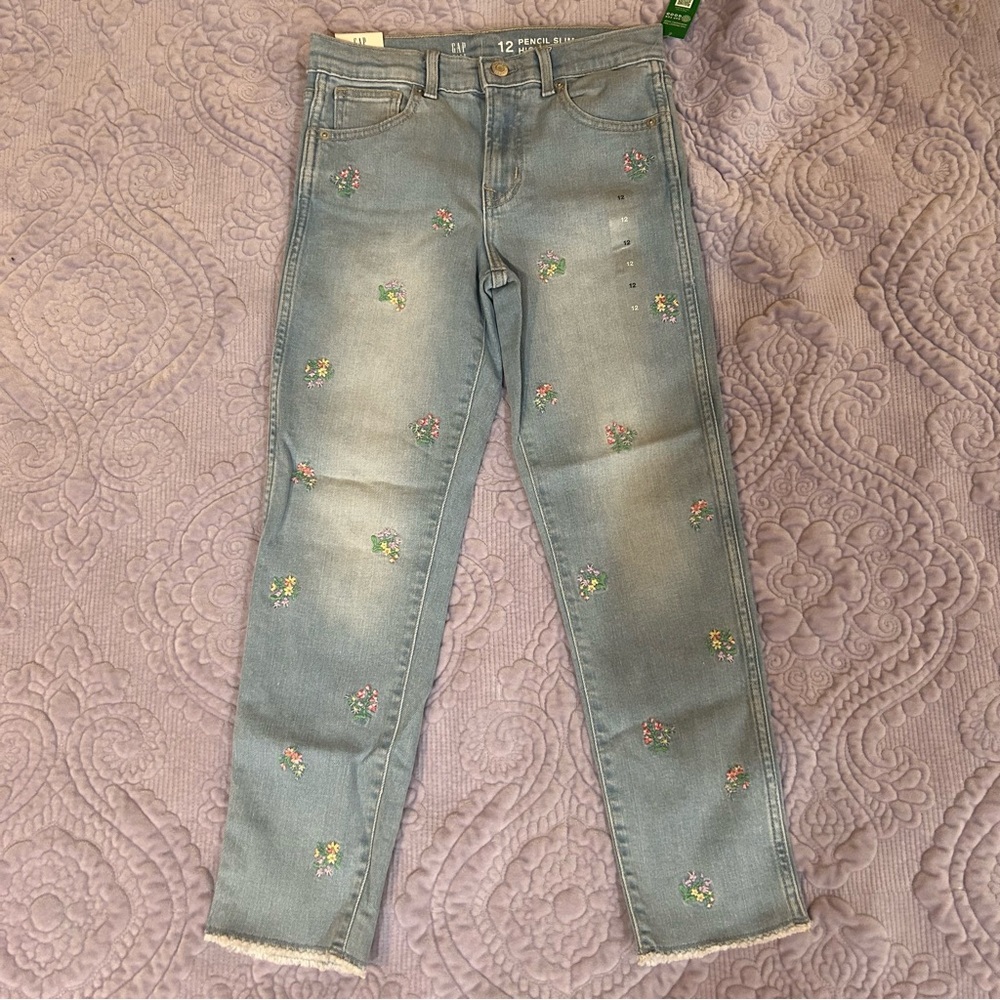NWT Gap embroidery jeans High rise 
Adjustable waist size 12 girls